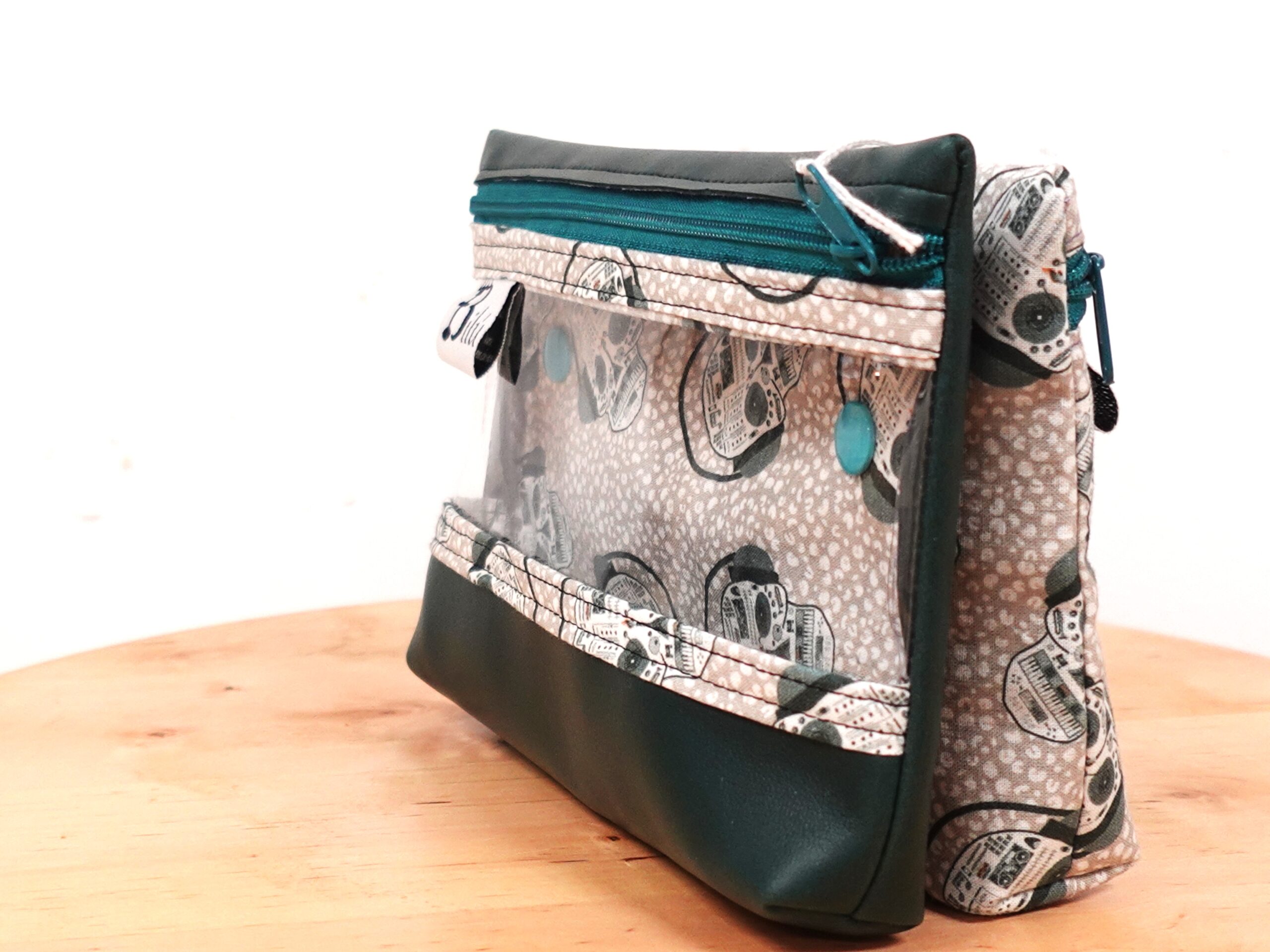 mini neceser doble tela algodón calaveras con cascos mini neceser doble tela algodón calaveras con cascos