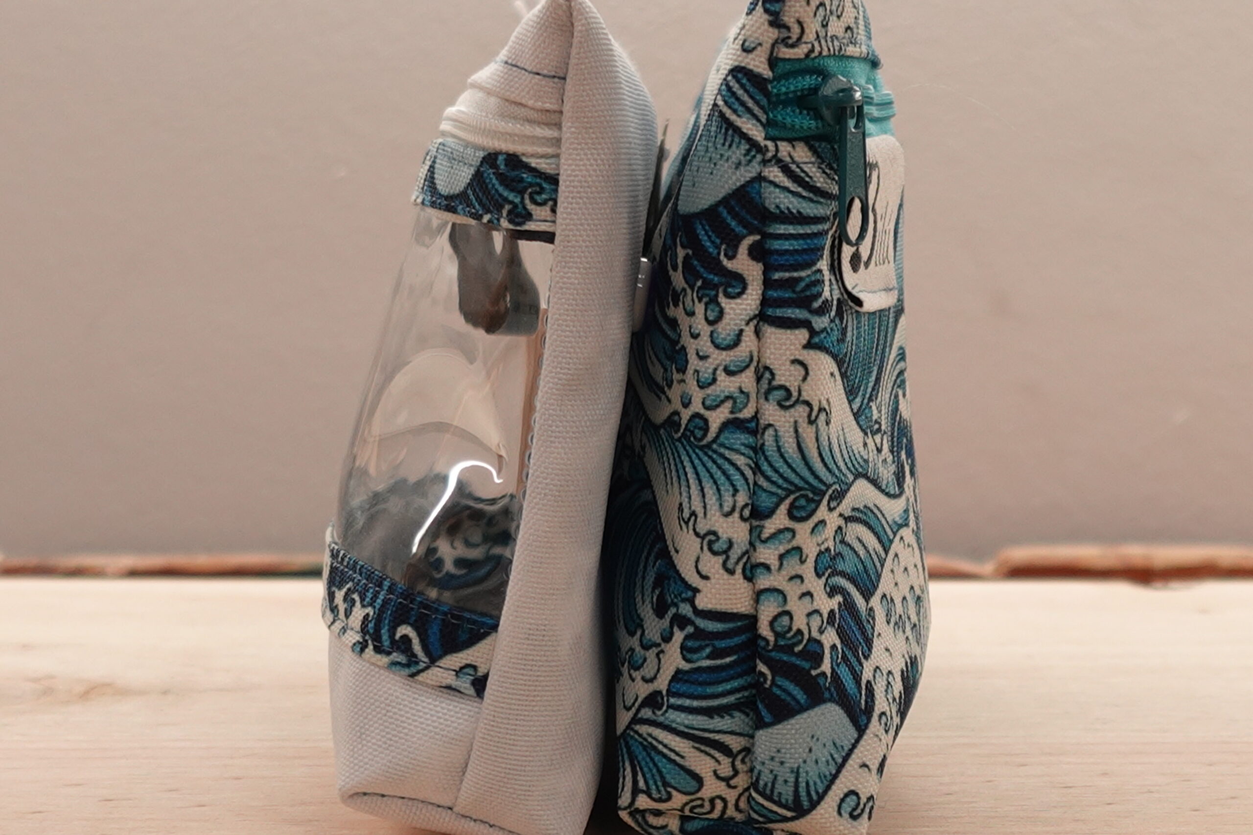 mini neceser doble tela resinada olas japonesas mini neceser doble tela resinada olas japonesas