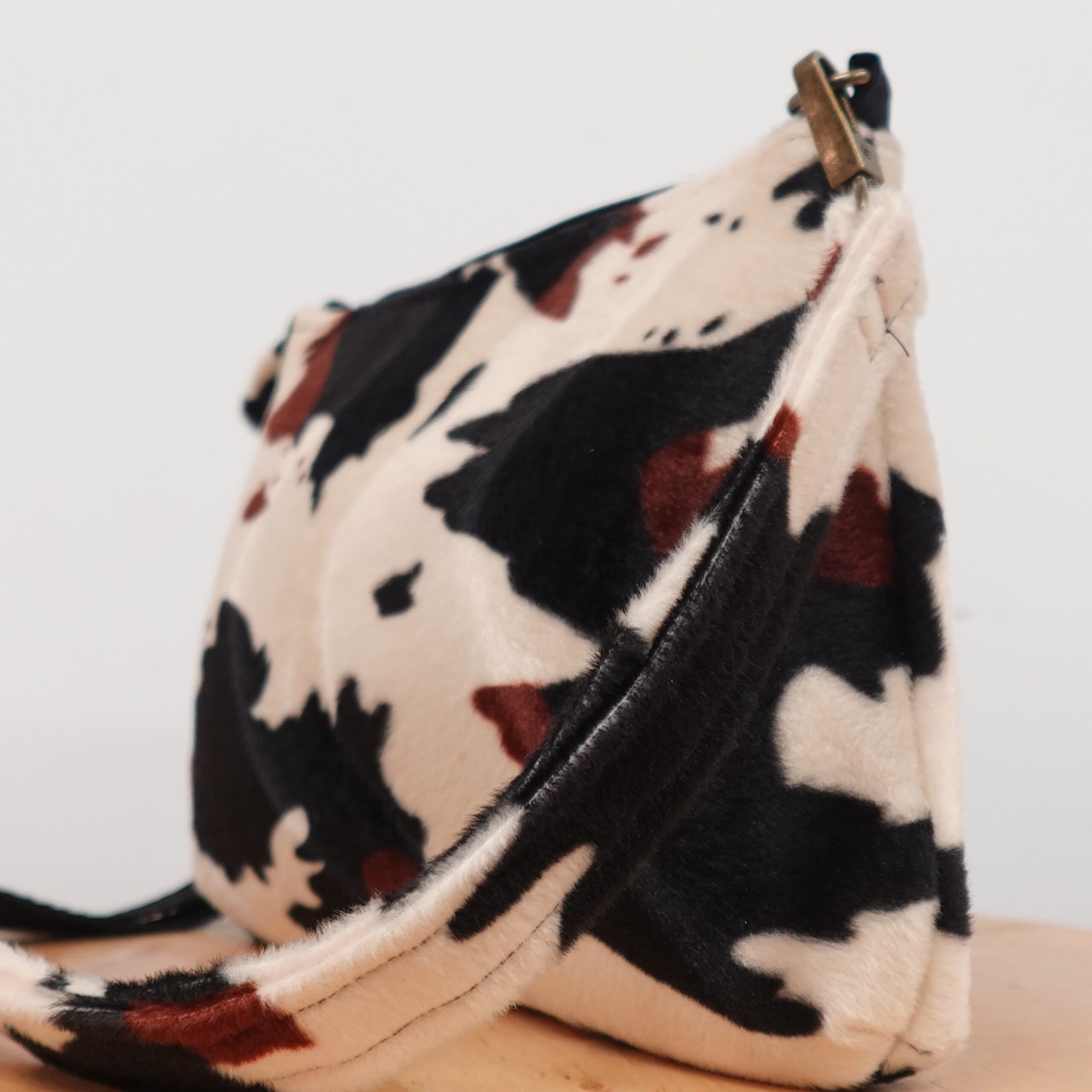 bolso animal print vaca oscura bolso animal print vaca oscura