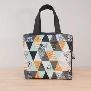 nevera portátil triángulos azul y dorado